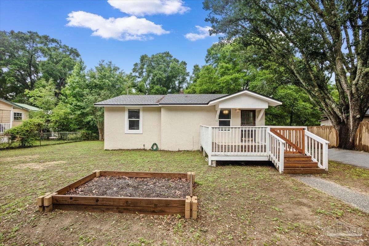 671 Georgia St, Crestview, FL 32536