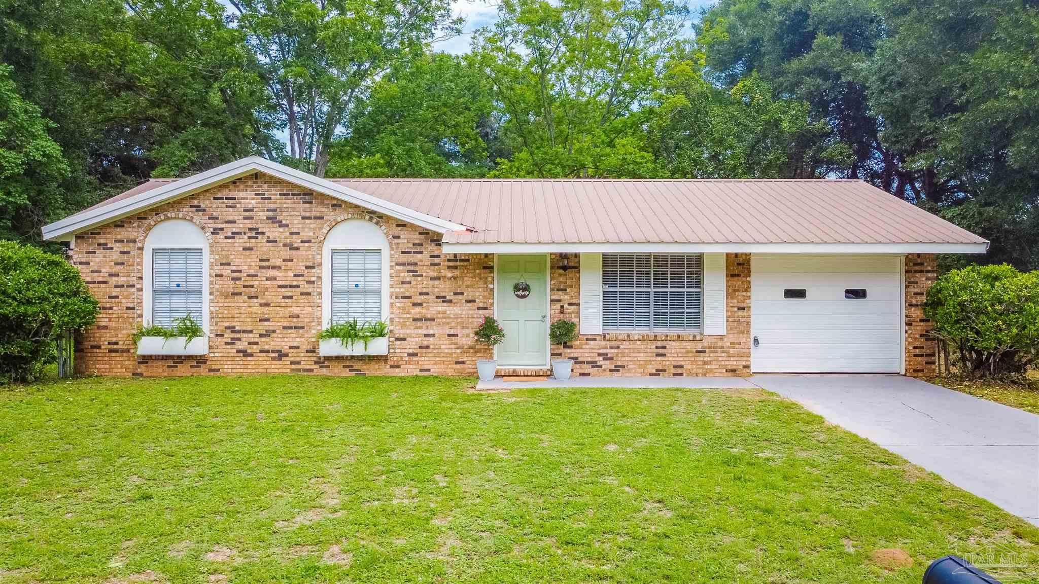4272 W Avenida De Golf, Pace, FL 32571