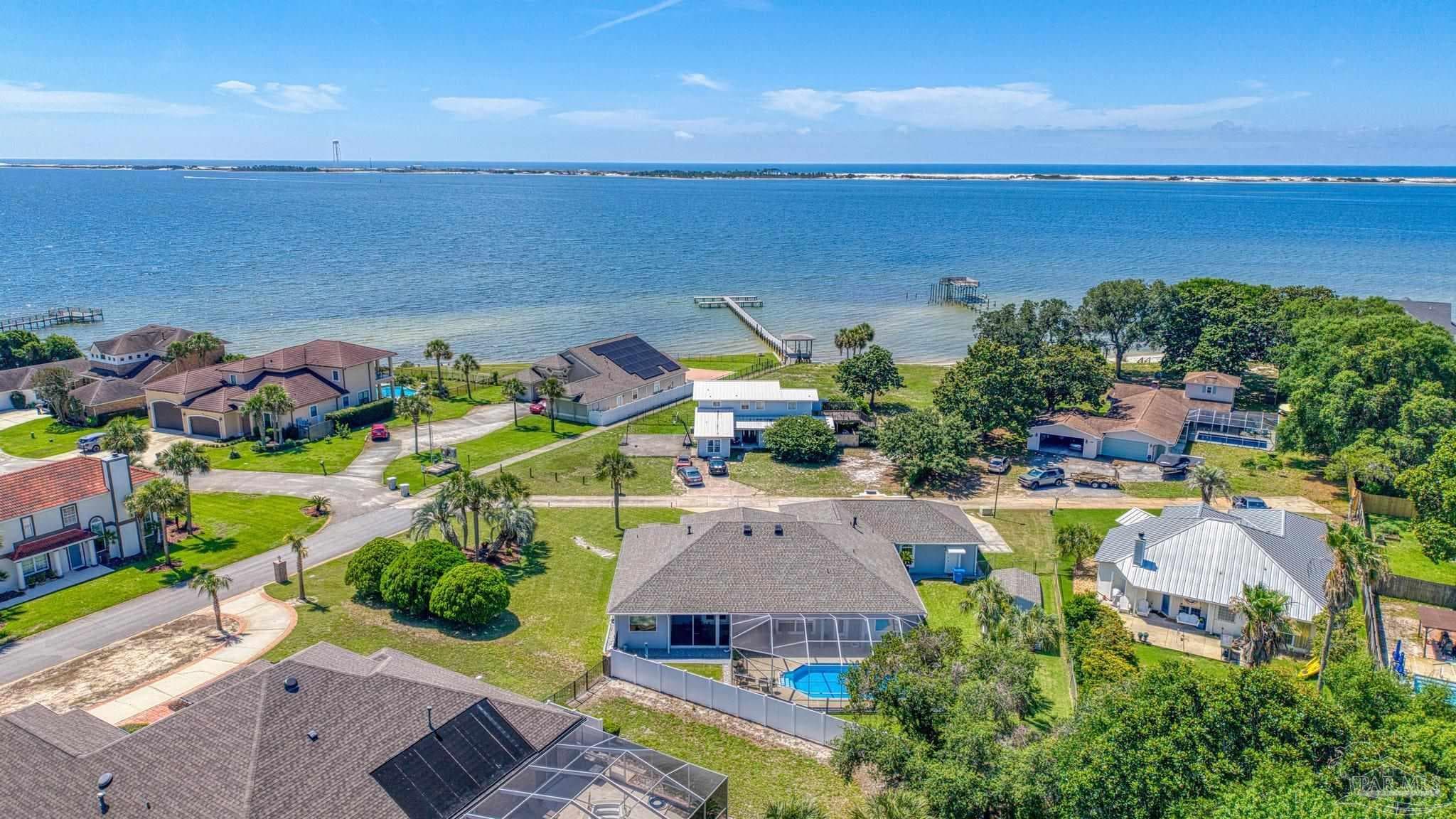 2005 Riviera Ln, Navarre, FL 32566