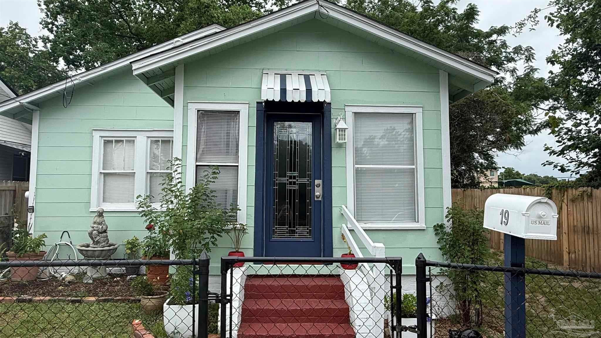 19 N G St, Pensacola, FL 32502