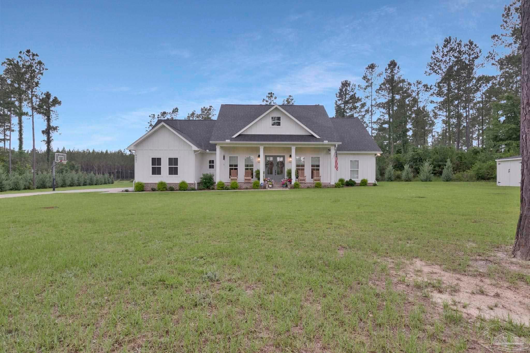 9051 Sage Forest Ln, Pace, FL 32571