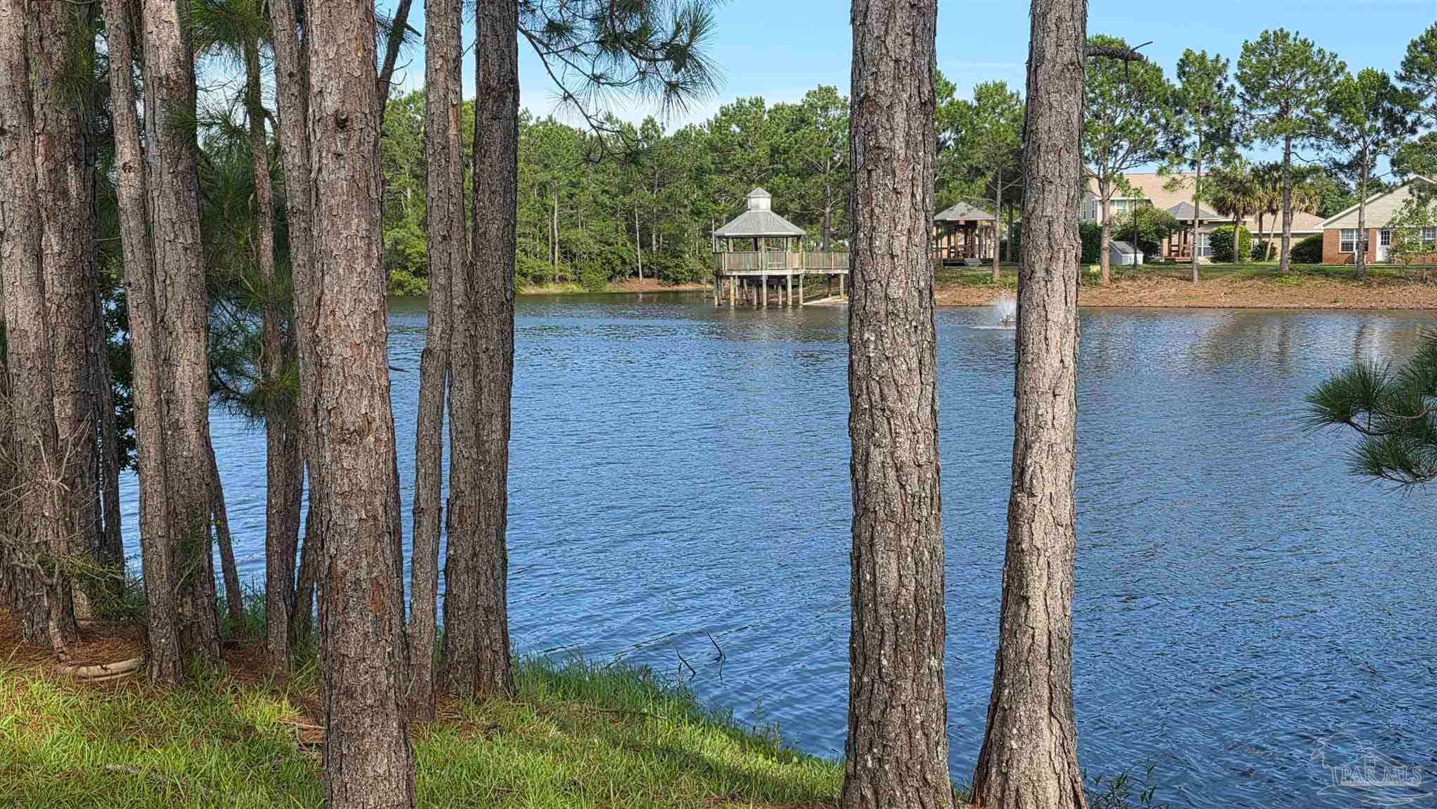 10020 Parker Lake Cir, Navarre, FL 32566