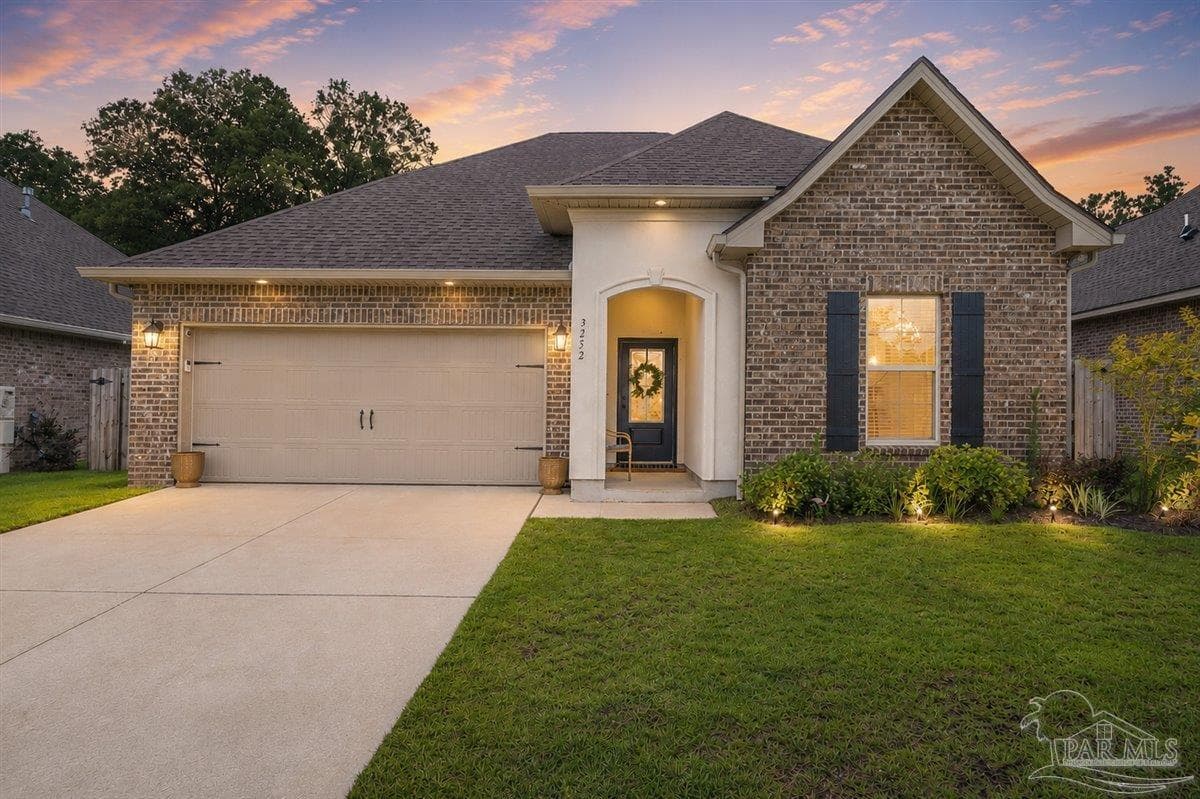 3252 Mountain Laurel Tr, Cantonment, FL 32533