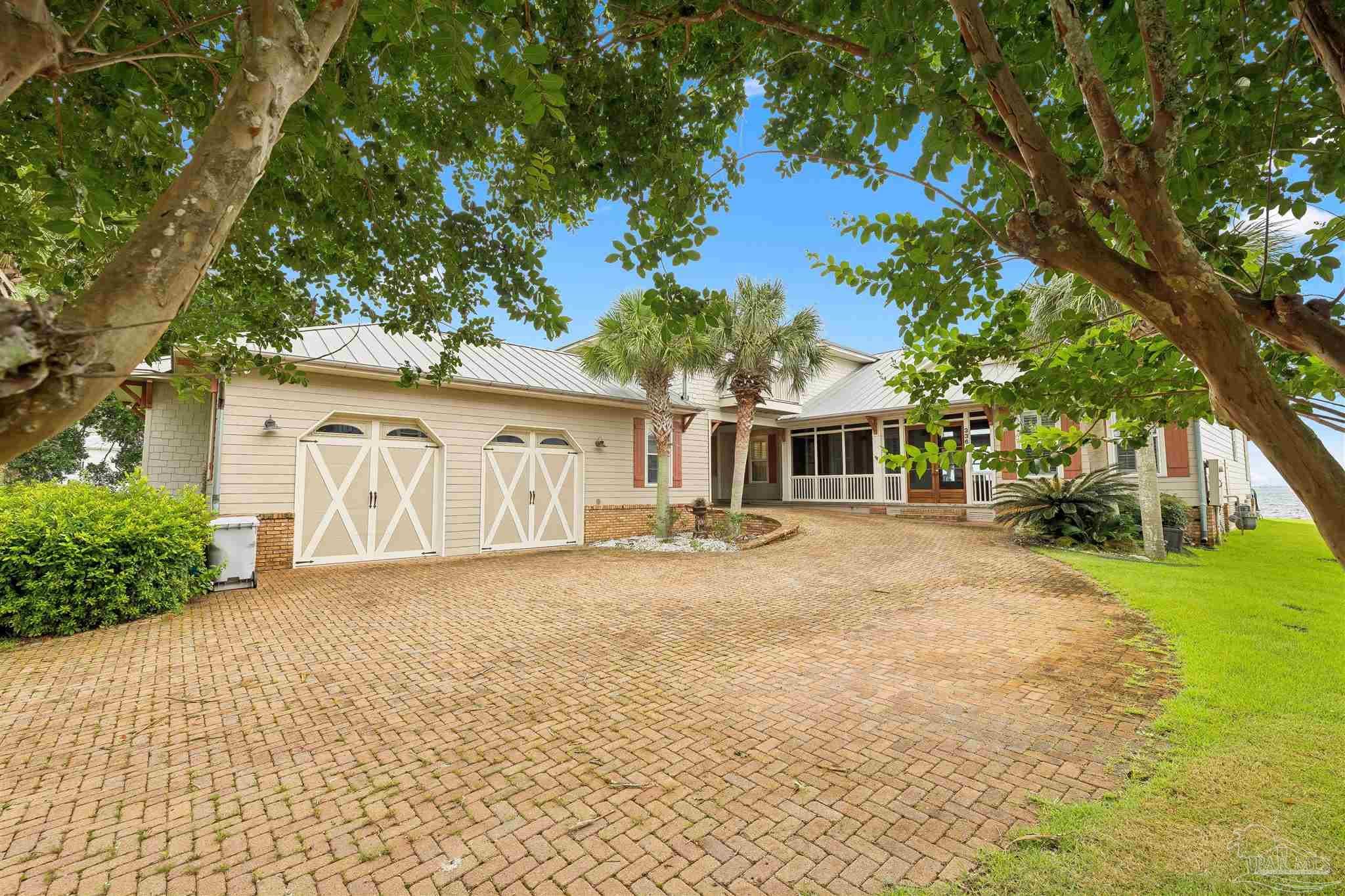 3361 Edgewater Dr, Gulf Breeze, FL 32563