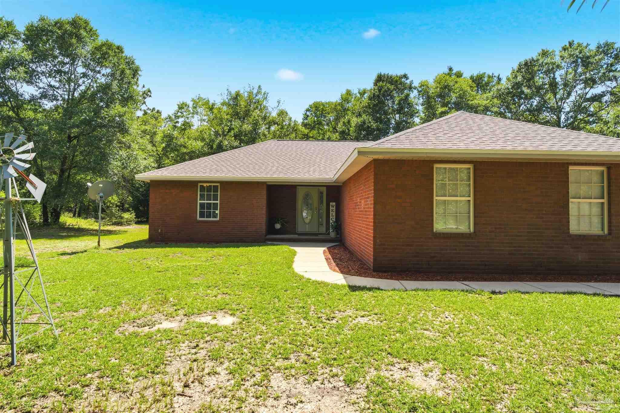4526 Bryant Bridge Cut Off, Holt, FL 32564