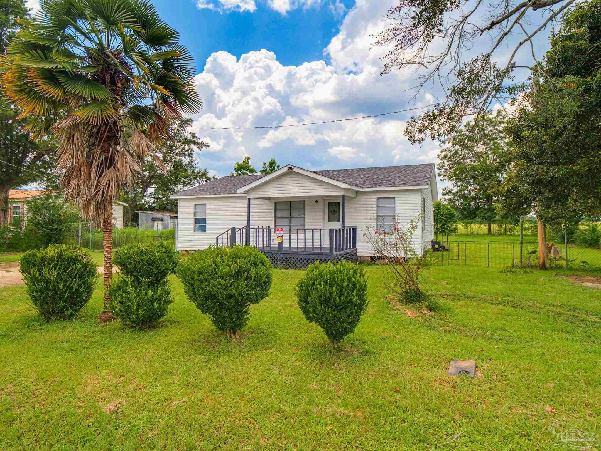 2451 Green Village Rd, Mcdavid, FL 32568