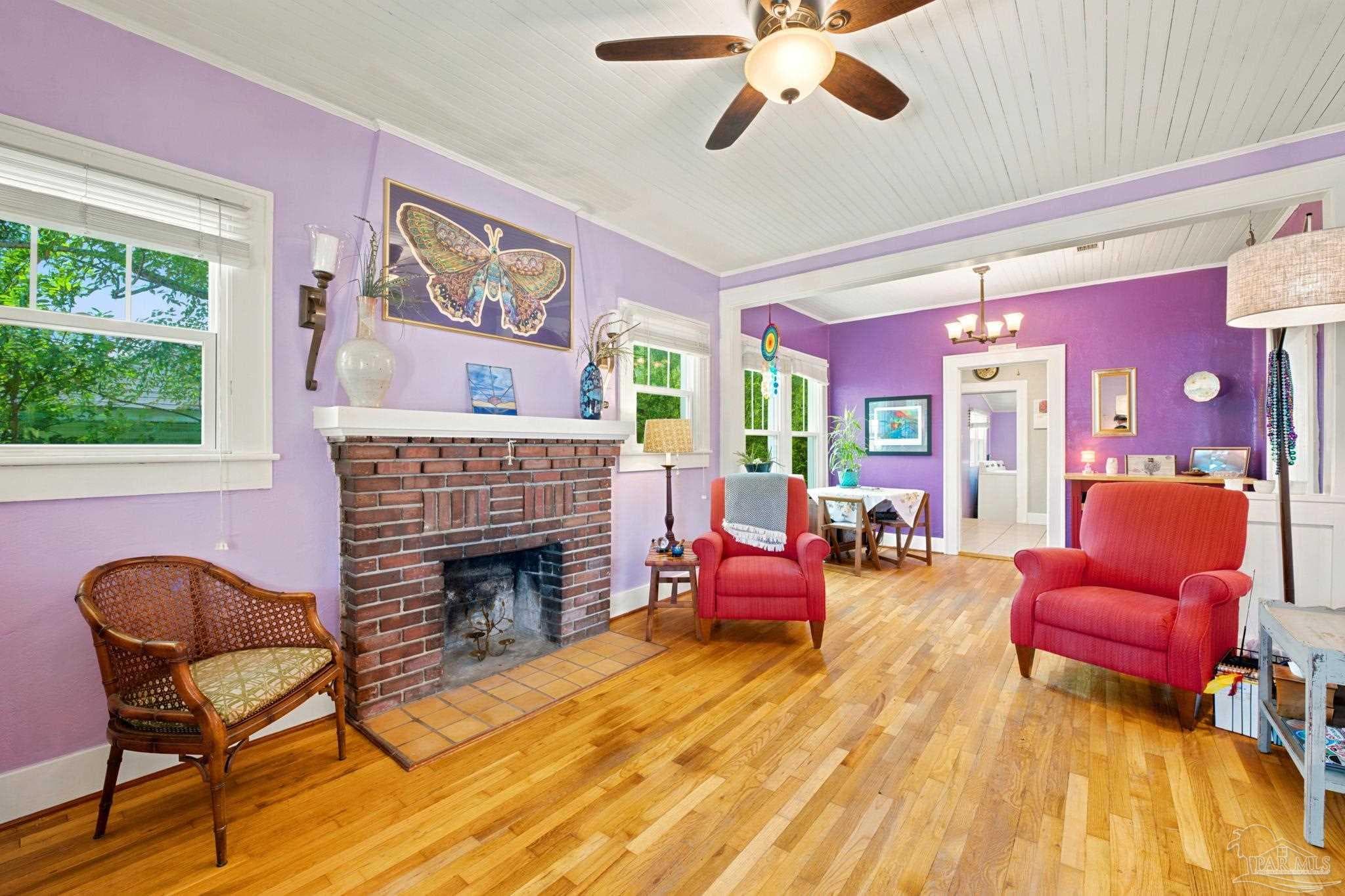 17 N F St, Pensacola, FL 32502