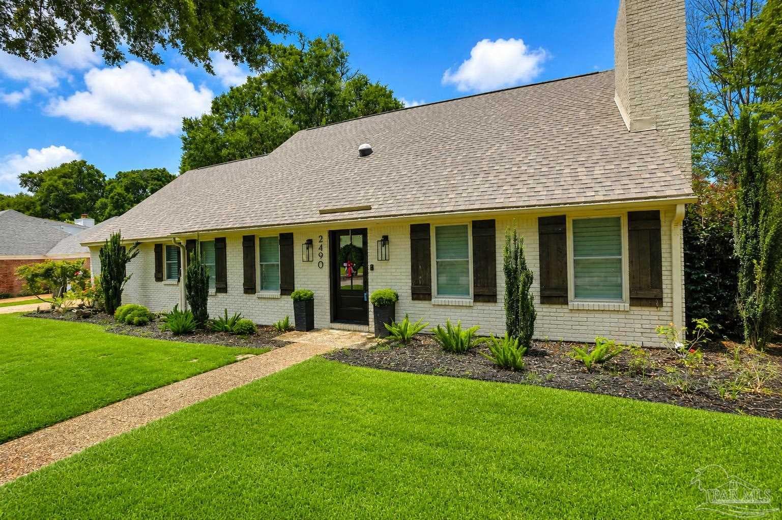 2490 Hallmark Dr, Pensacola, FL 32503