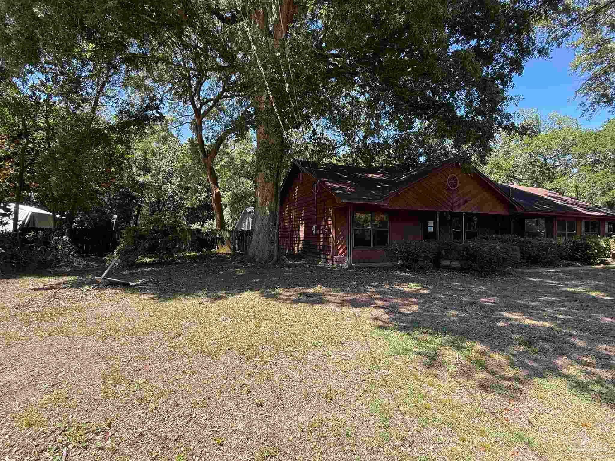 5244 Suwanee St, Milton, FL 32583