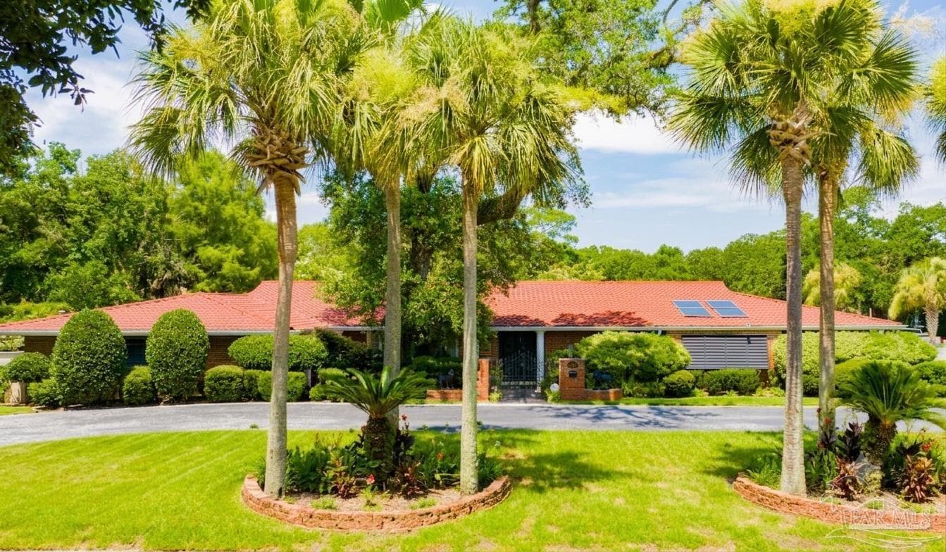 1415 N Barcelona St, Pensacola, FL 32501