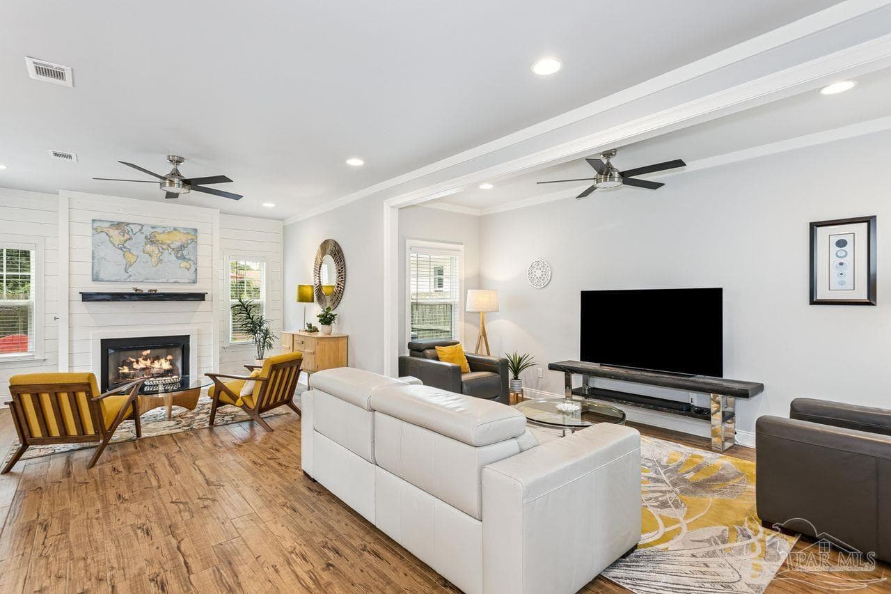 1445 E Cross St, Pensacola, FL 32503