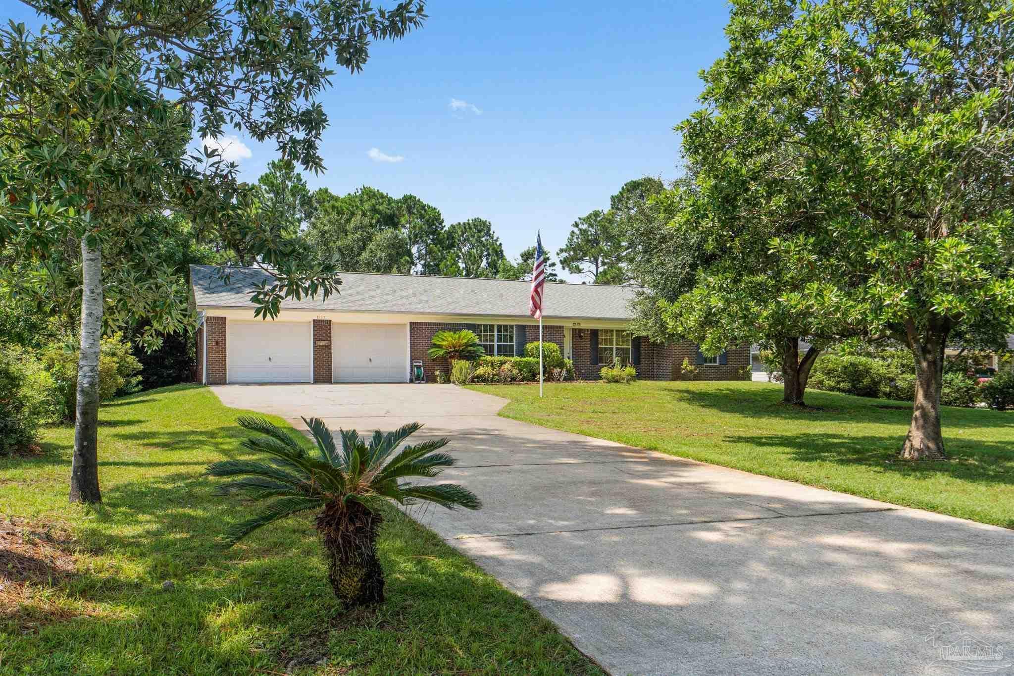 8197 Verdura St, Navarre, FL 32566