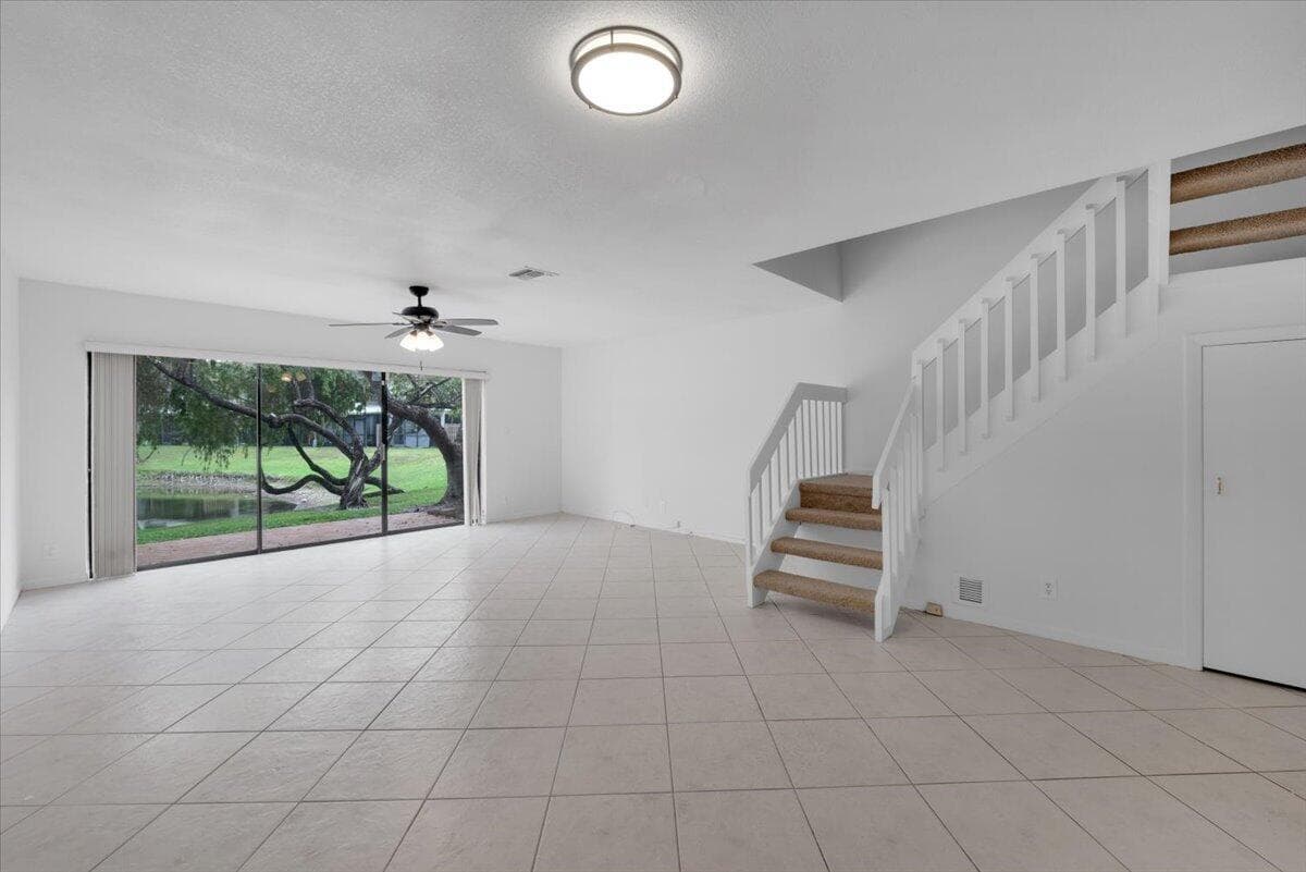 4718 NW 82nd Avenue # 1706, Lauderhill, FL 33351