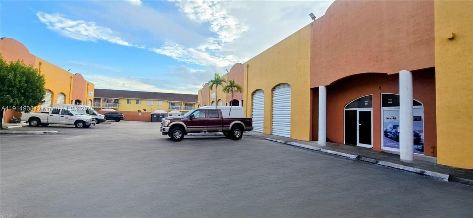 2954 W 84th St # 118, Hialeah, FL 33018