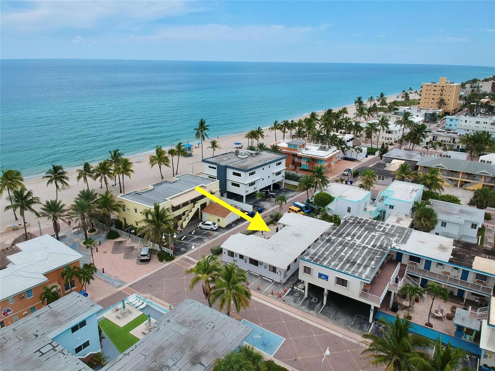 2212 N Surf Road, Hollywood, FL 33019