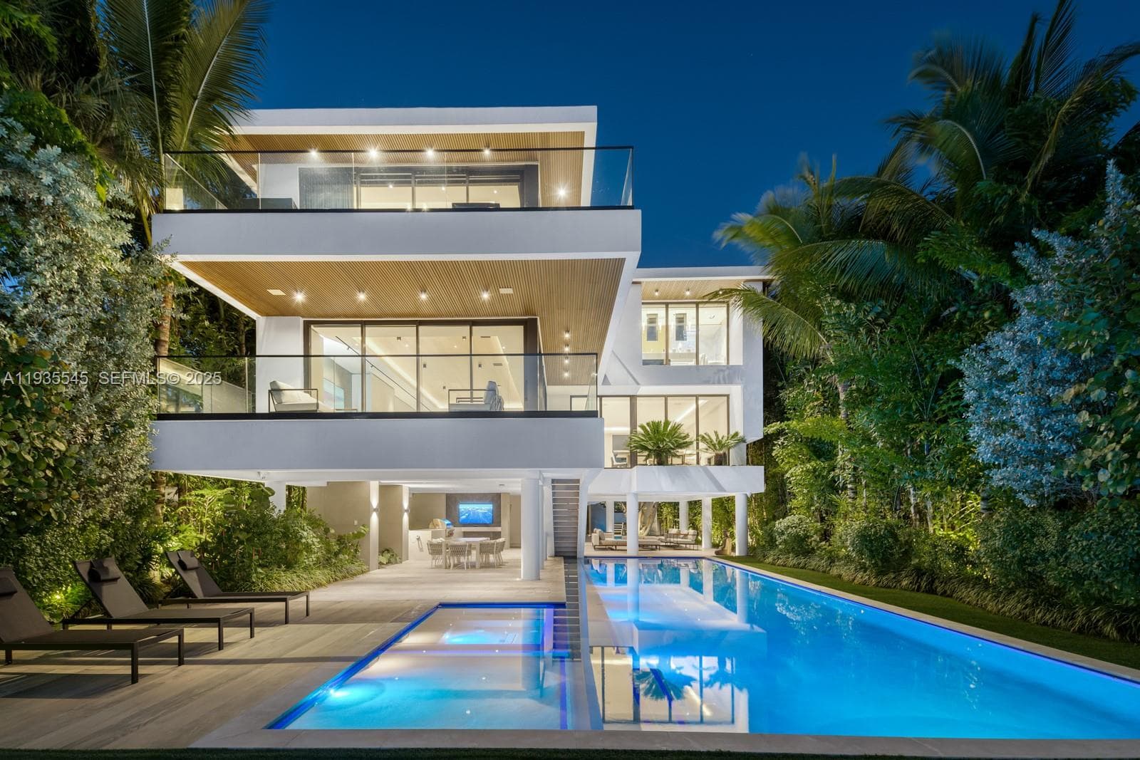 40 W Rivo Alto Dr, Miami Beach, FL 33139