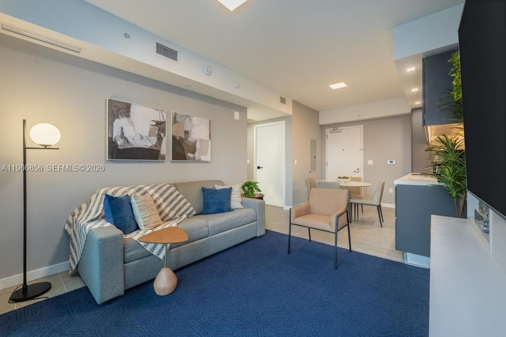 227 NE 2nd St # 1905, Miami, FL 33132
