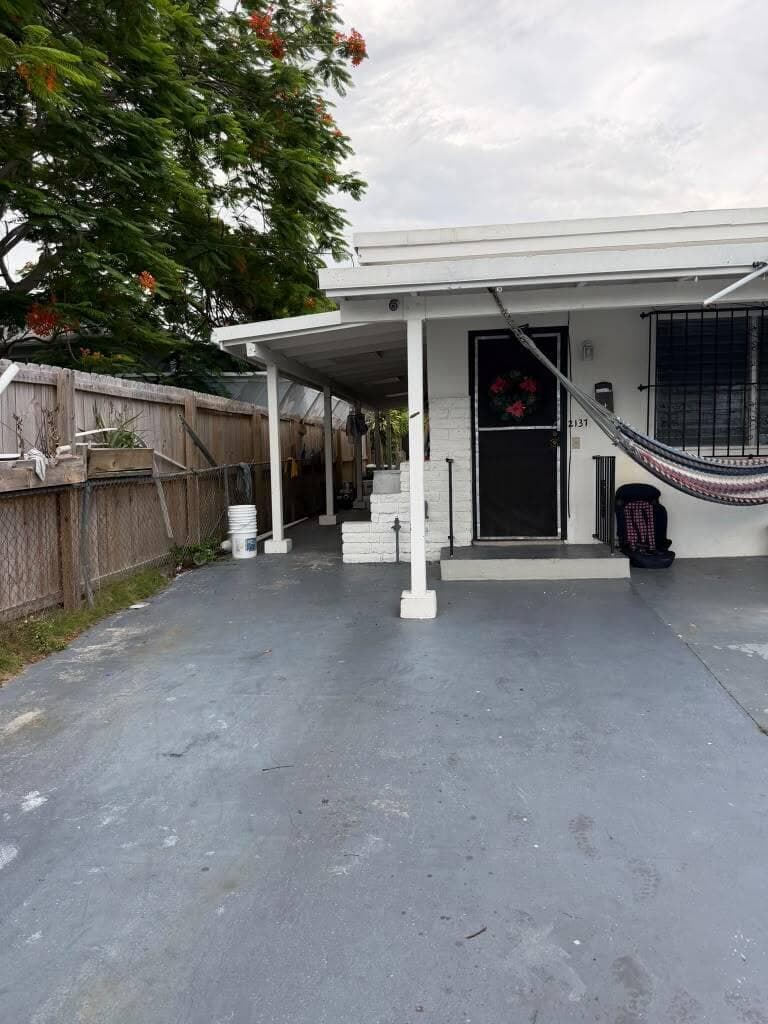 2137 NW 1st Terrace # #R, Miami, FL 33125