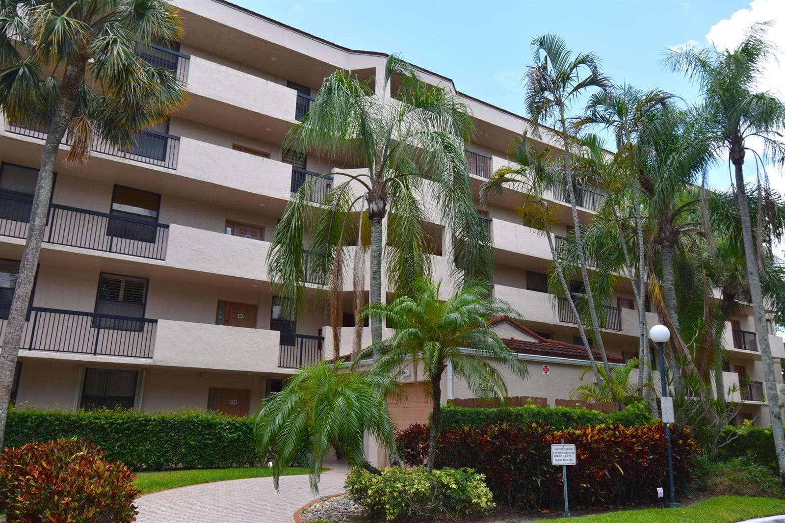 2768 S Carambola Circle S # 302, Coconut Creek, FL 33066