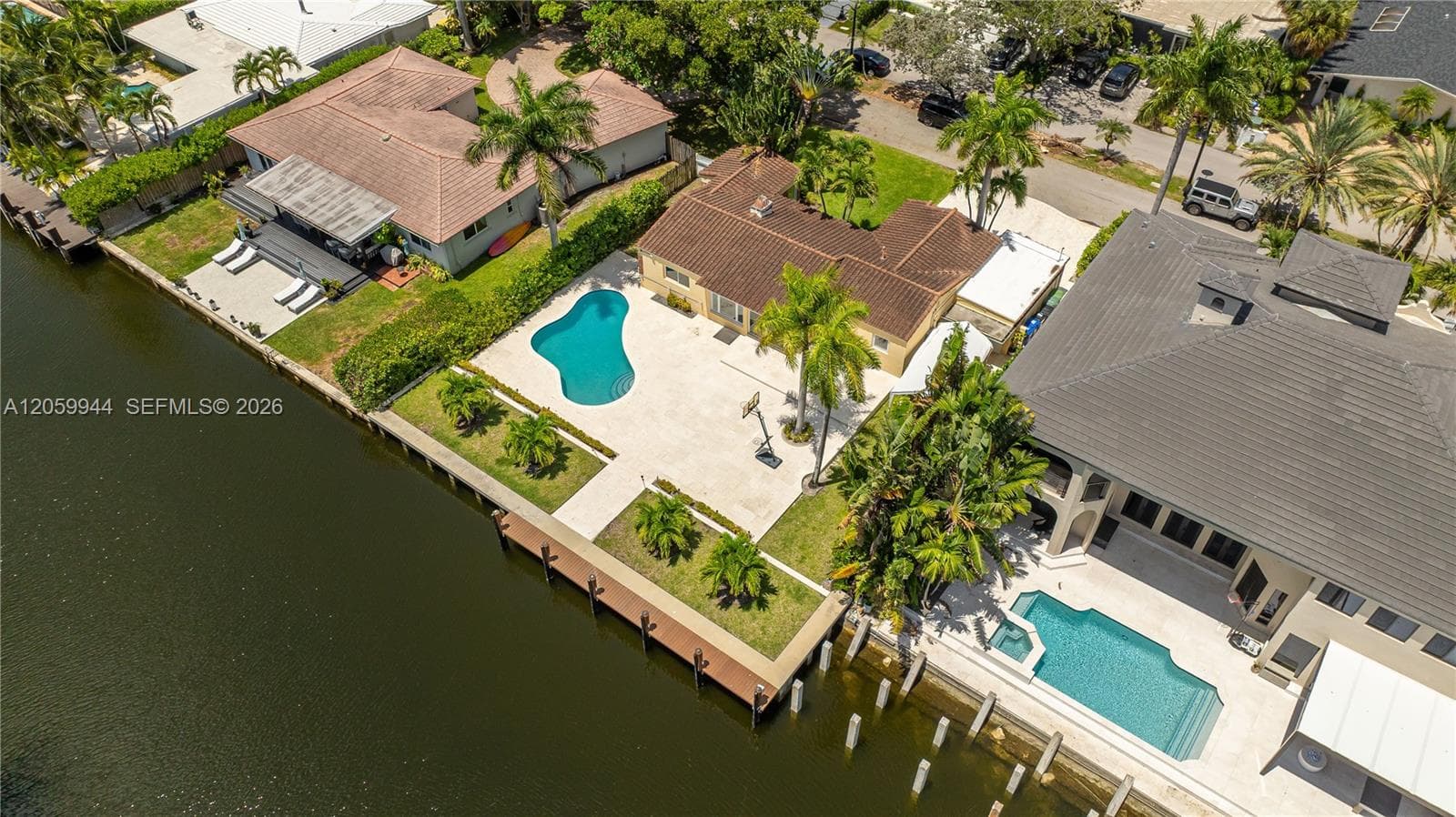 330 Coconut Isle Dr, Fort Lauderdale, FL 33301