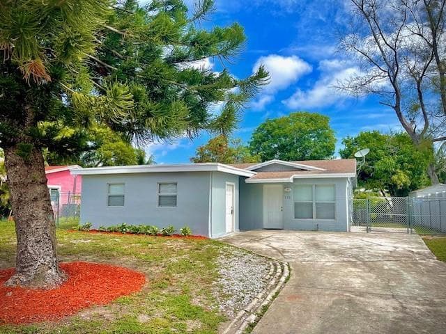 121 NW 7TH Court, Deerfield Beach, FL 33441