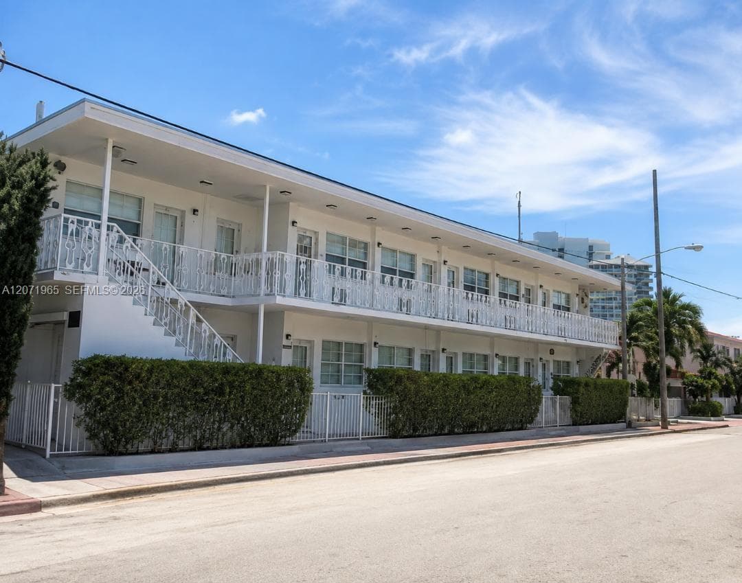 620 76th St # 10, Miami Beach, FL 33141