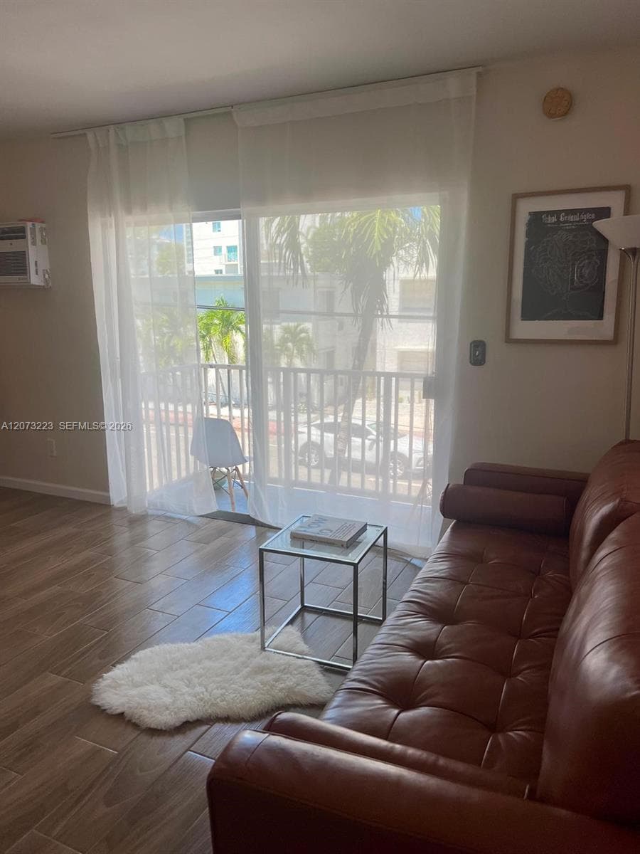 7720 Harding Ave # 8, Miami Beach, FL 33141