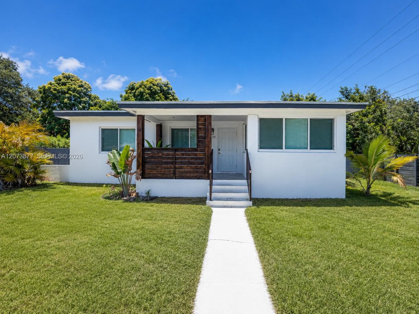 1800 NE 154th St, North Miami Beach, FL 33162
