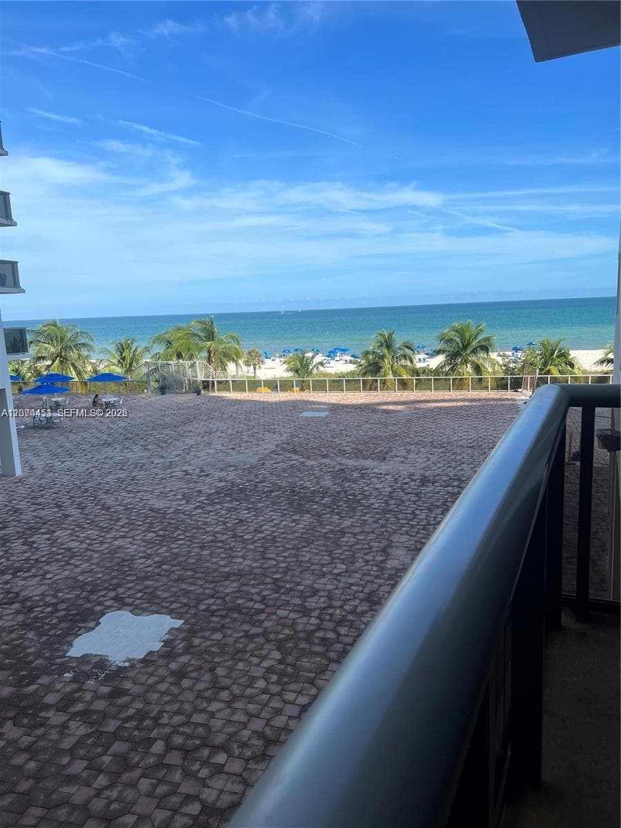 6039 Collins Ave # 423, Miami Beach, FL 33140