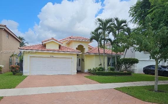 16461 SW 103 terr, Miami, FL 33196