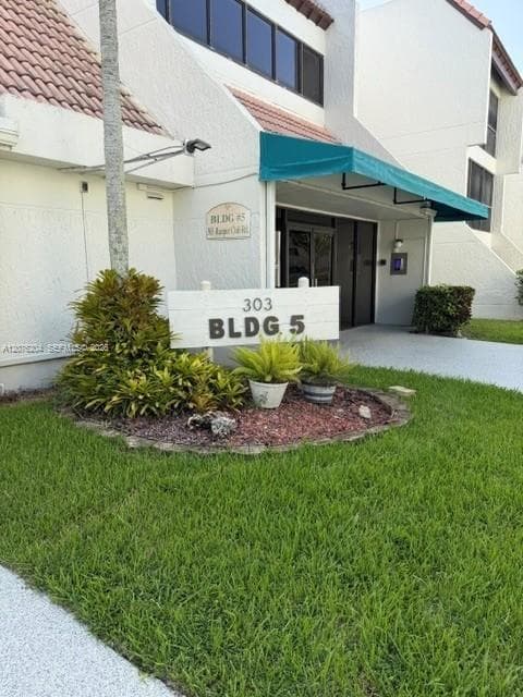303 Racquet Club Rd # 309, Weston, FL 33326