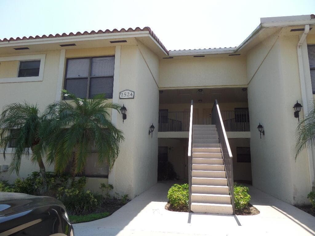 1524 LAKE CRYSTAL Drive # B, West Palm Beach, FL 33411