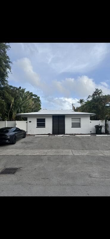 1640 NE 4th Place, Fort Lauderdale, FL 33301