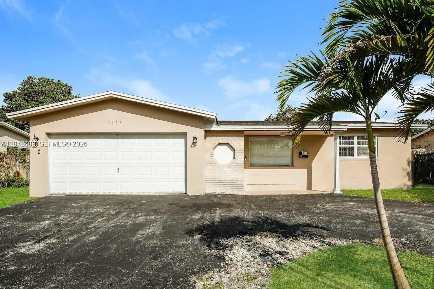 2121 N 52nd Ave, Hollywood, FL 33021