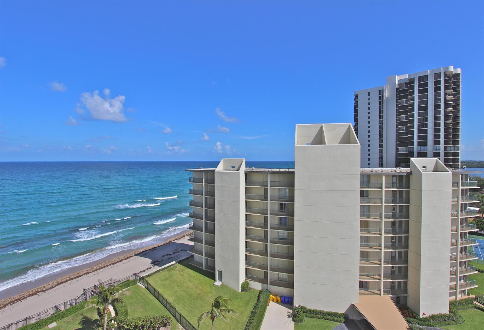 5420 N Ocean Avenue, Riviera Beach, FL 33404