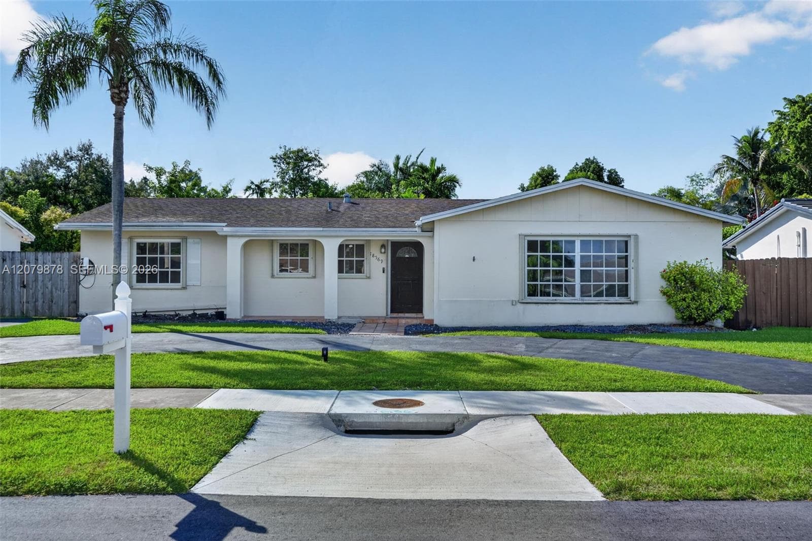 18569 SW 89th Pl, Cutler Bay, FL 33157