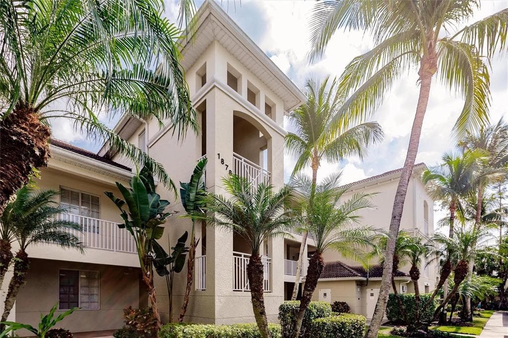 1878 TARPON BAY DRIVE S # 102, NAPLES, FL 34119