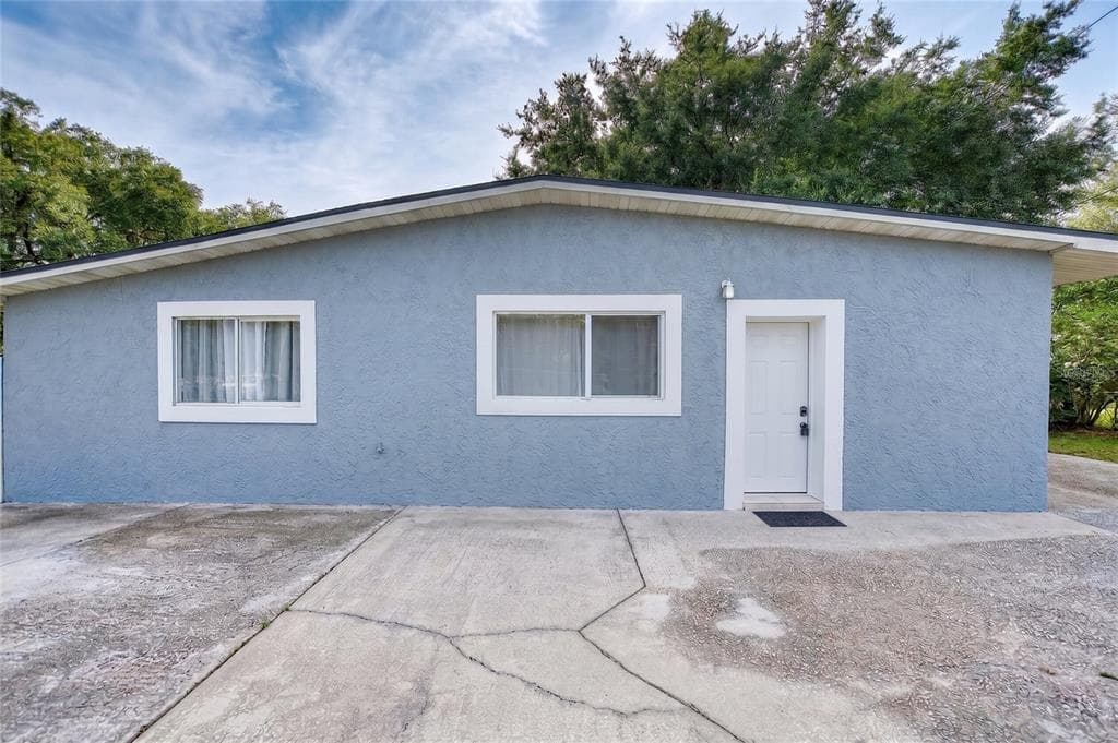 1495 PENNIWA STREET, INTERCESSION CITY, FL 33848