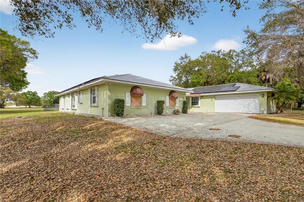 2065 OAK BEACH BOULEVARD, SEBRING, FL 33875
