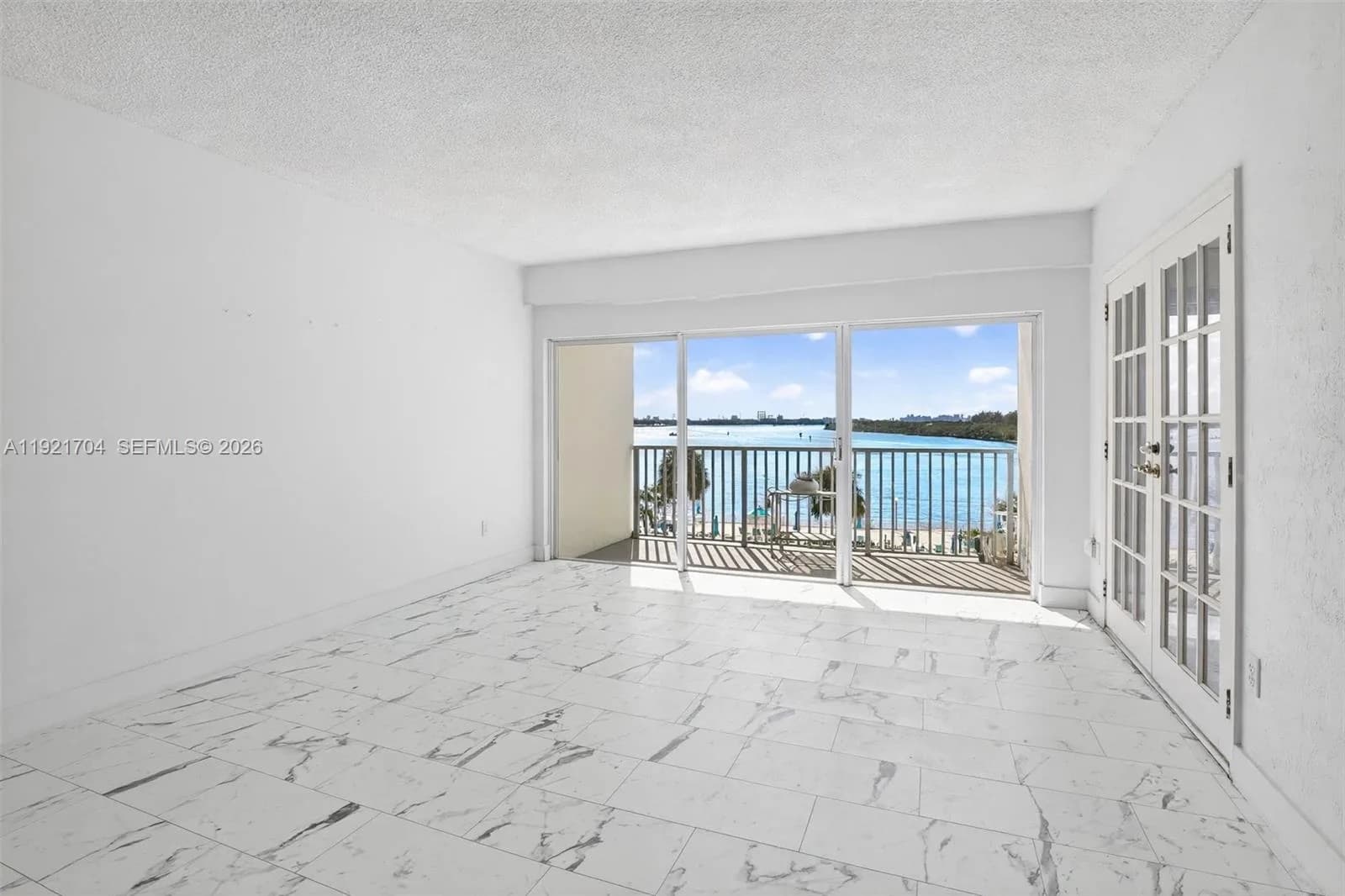 300 Bayview Dr # 308, Sunny Isles Beach, FL 33160