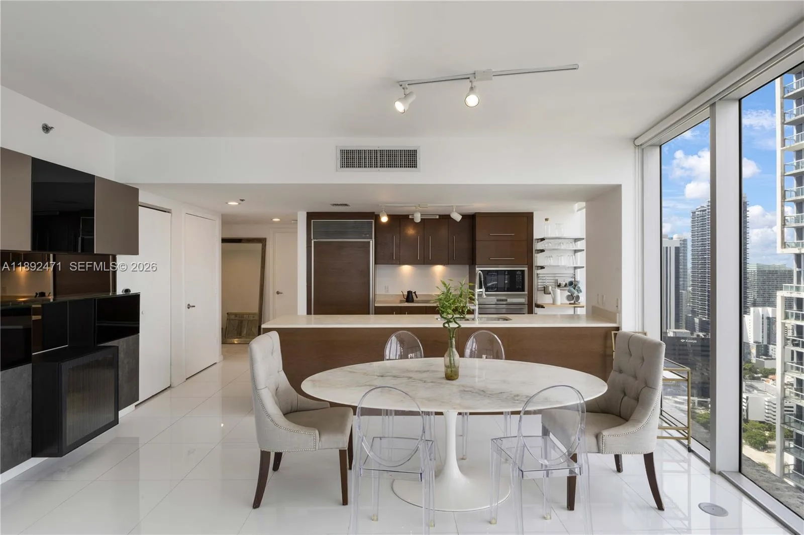 475 Brickell Ave # 4015, Miami, FL 33131