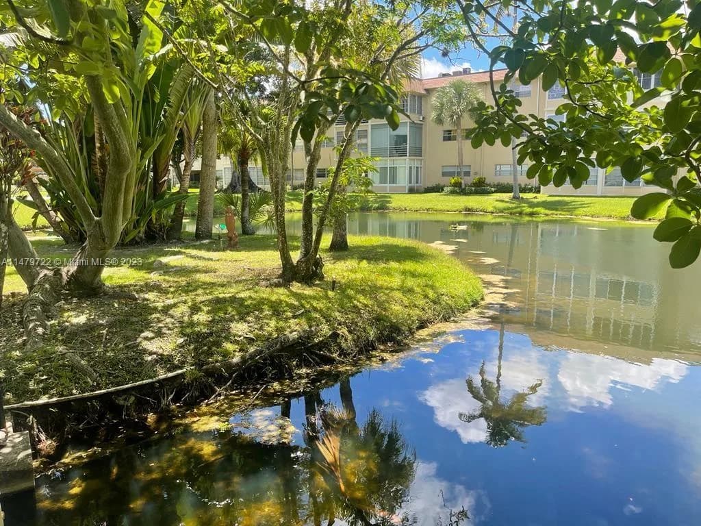 5051 W Oakland Park Blvd # 204, Lauderdale Lakes, FL 33313