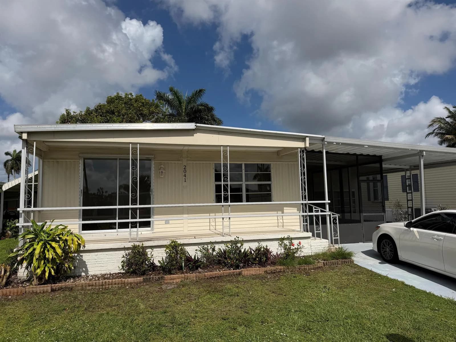 2041 SW 84th Avenue, Davie, FL 33324