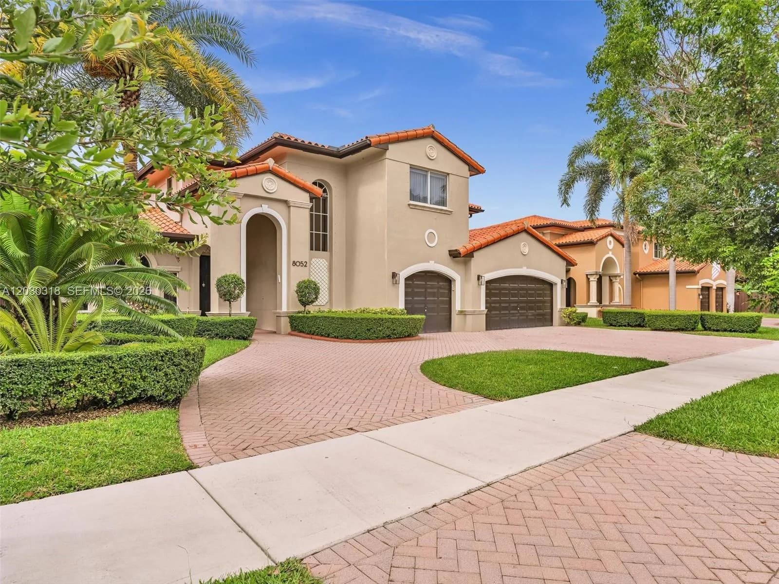 8052 NW 161st Ter, Miami Lakes, FL 33016