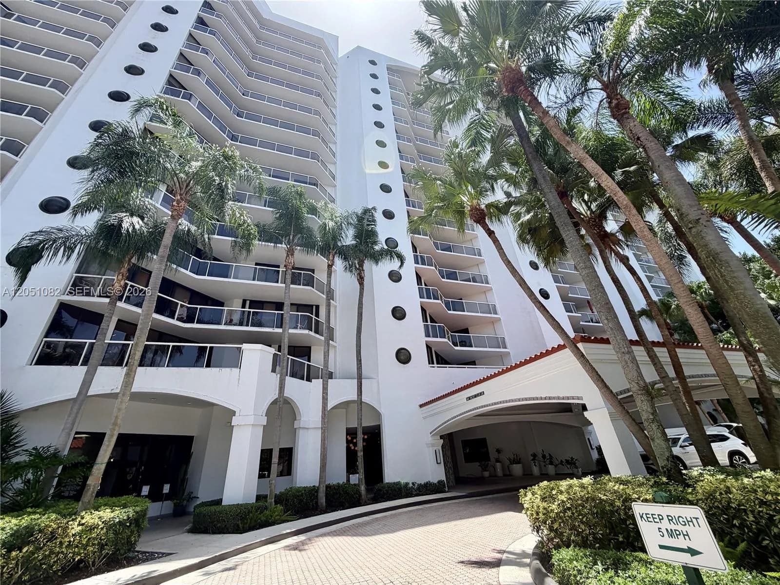 3610 Yacht Club Dr # 602, Aventura, FL 33180