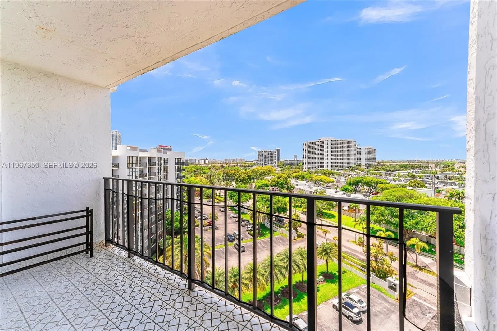 800 Parkview Dr # 1007, Hallandale Beach, FL 33009