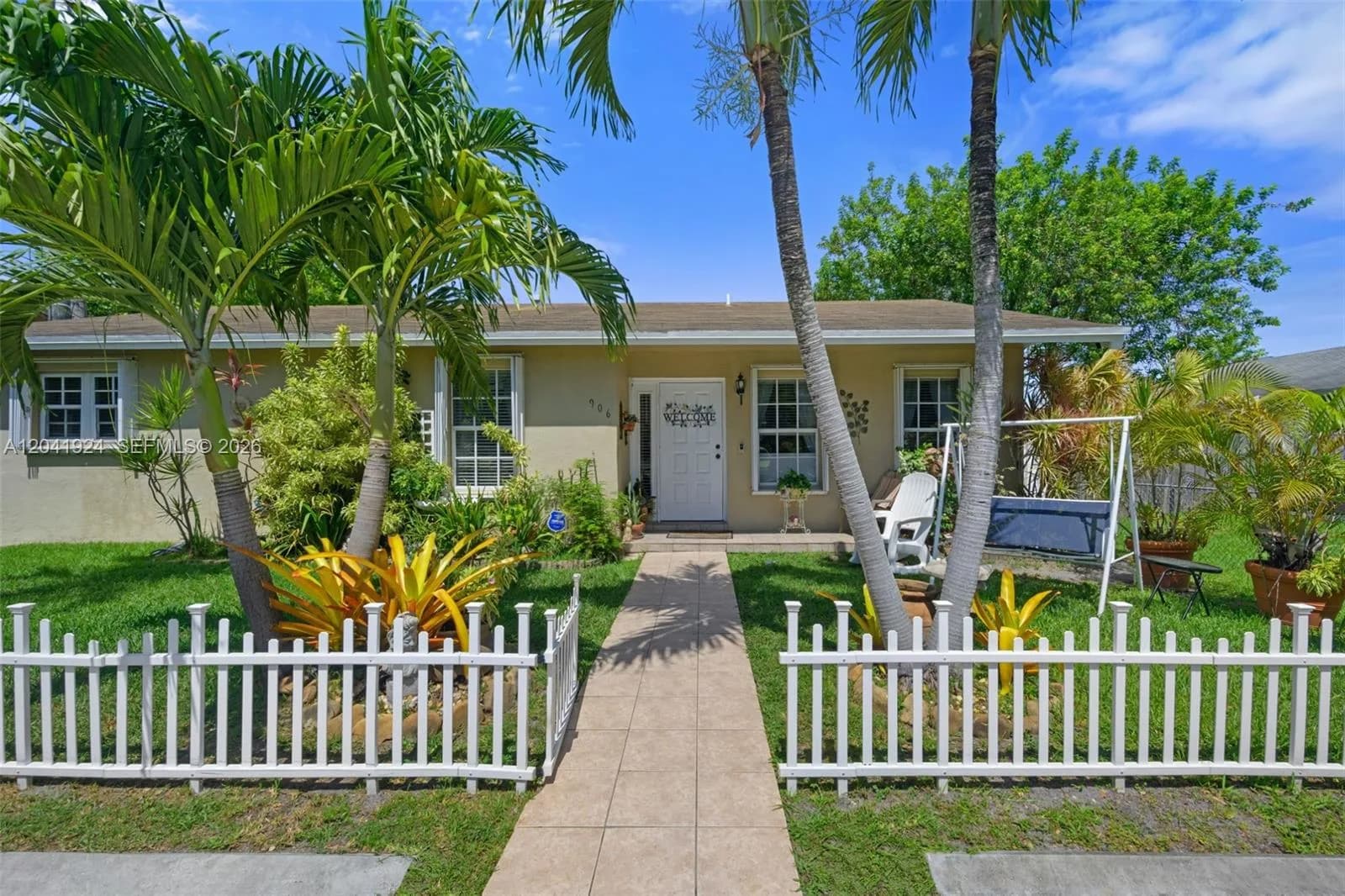 906 SW 8th Ave, Hallandale Beach, FL 33009