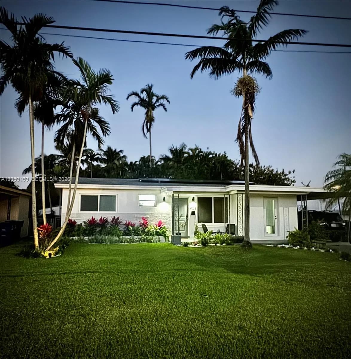 904 SW 3rd Ave, Hallandale Beach, FL 33009