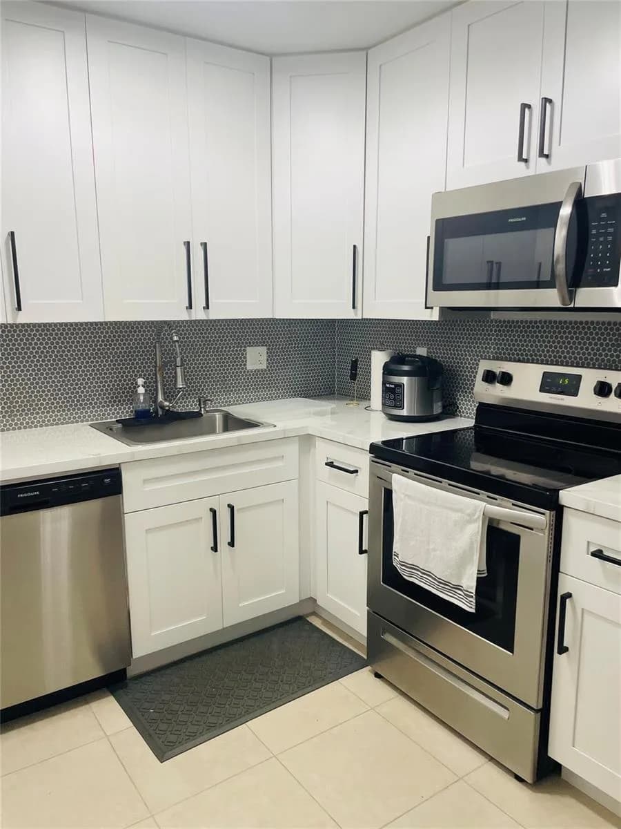 8745 Shadow Wood Boulevard # 105, Coral Springs, FL 33071
