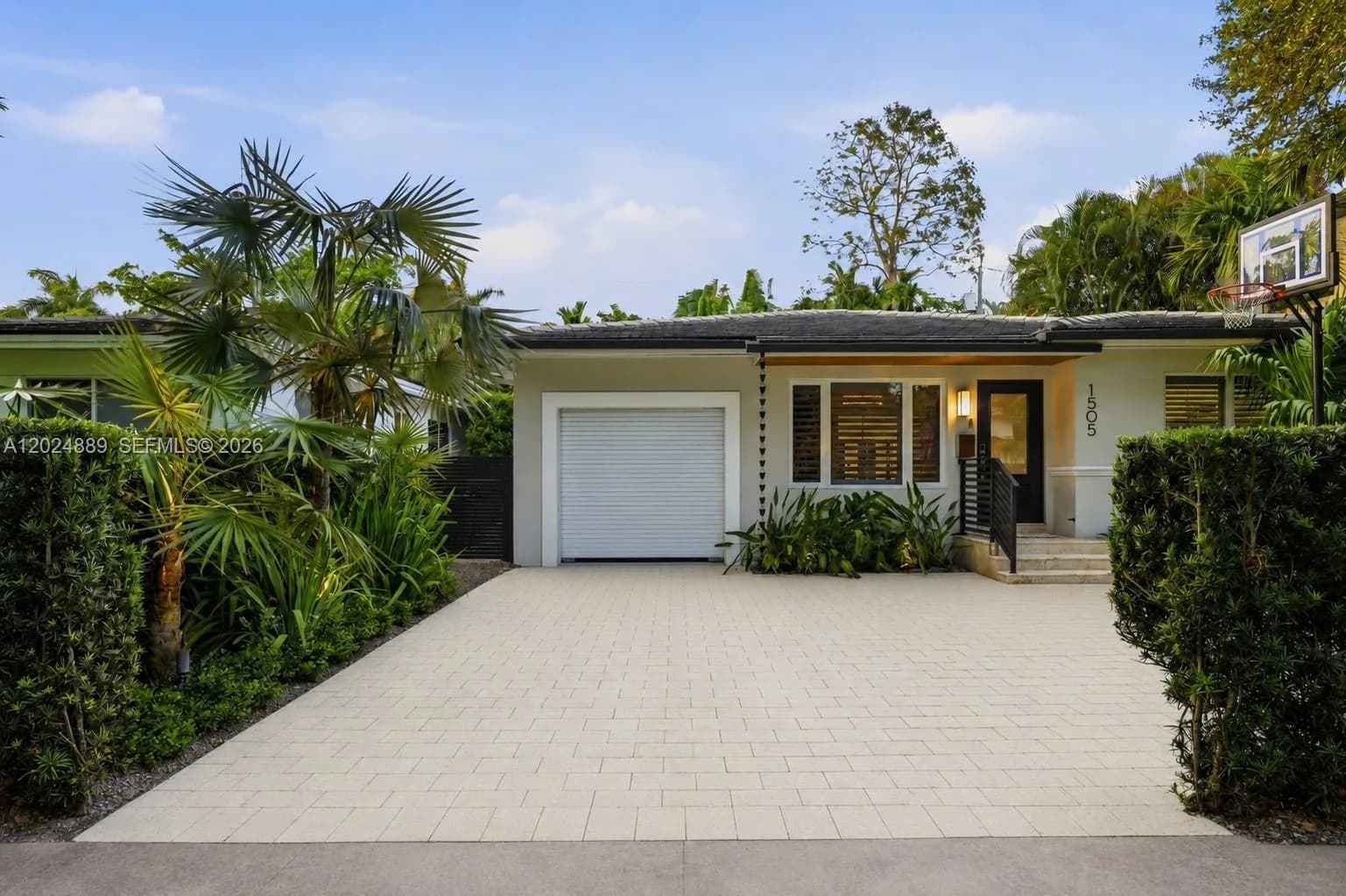 1505 Robbia Ave, Coral Gables, FL 33146